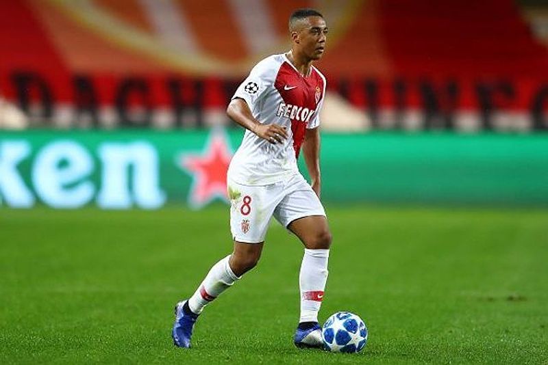 Badiashile trong màu áo AS Monaco