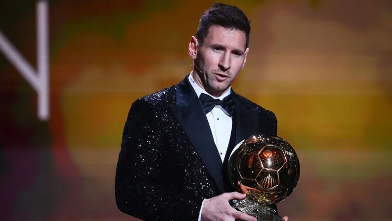 Lionel Messi nhận Quả Bóng Vàng